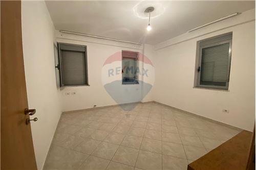 Tirane, shitet apartament 1+1 Kati 6, 62 m² 65.000 Euro (Casa Italia)