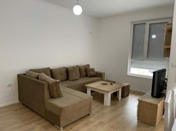 Tirane, jepet me qera apartament Kati 2, 110 m² 450 Euro (MATERNITETI I RI)