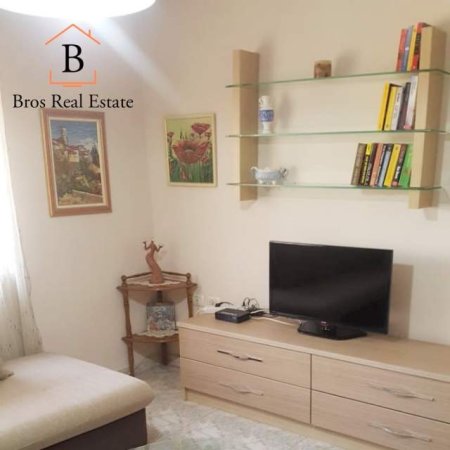 Tirane, jepet me qera apartament 1+1 Kati 3, 65 m² 45.000 Leke (Rruga Elbasanit, 7 Xhuxhat)