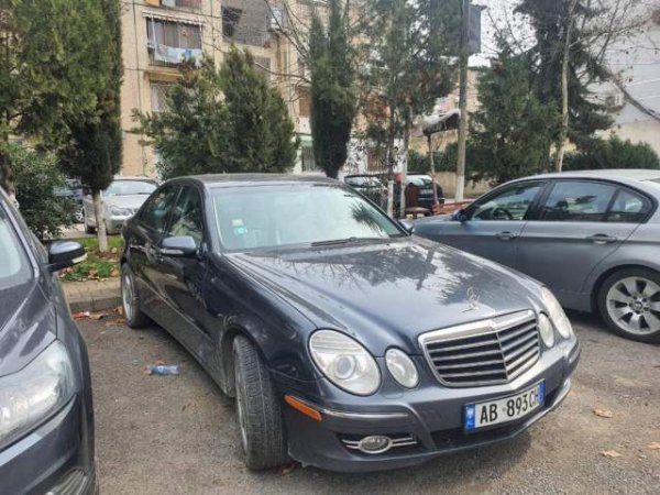 Tirane, shes makine Mercedes-Benz E320 Viti 2009, 6.700 Euro