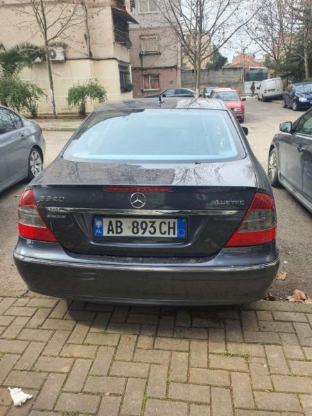 Tirane, shes makine Mercedes-Benz E320 Viti 2009, 6.700 Euro