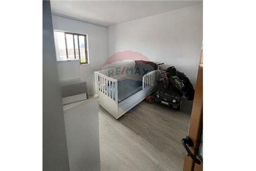 Tirane, jepet me qera apartament 1+1 Kati 3, 70 m² 370 Euro (Medreseja)