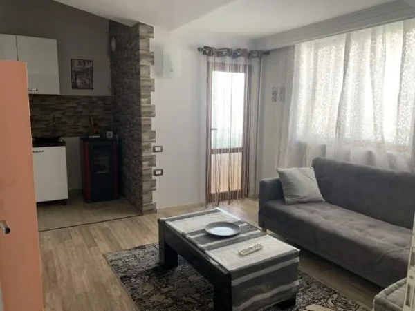 Pogradec, jepet me qera apartament 1+1+A+BLK Kati 6, 50 m² 35 Euro