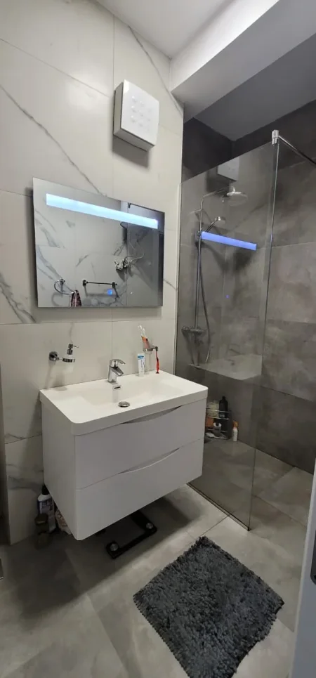 Durres, shes apartament 1+1+A+BLK 60 m² 200.000 Euro (Vala Mar)