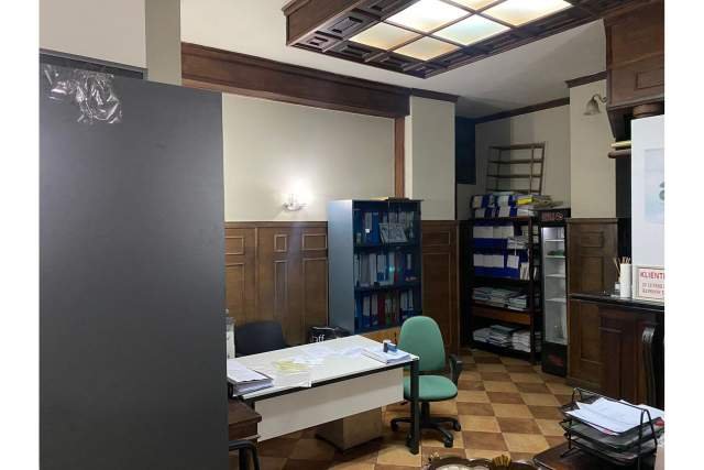 Tirane, jepet me qera zyre Kati 0, 63 m² 650 Euro (Rruga Dora Distria,   Bllok,  Tiranë,  Shqipëri)