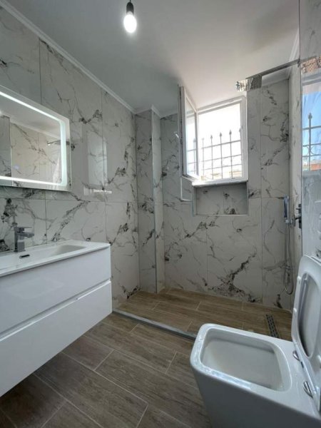 Tirane, shes apartament 1+1 Kati 3, 43 m² 82.000 Euro (rruga e kavajes)