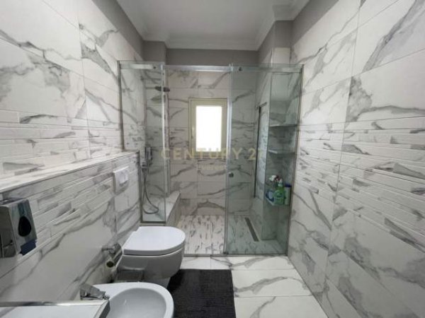 Tirane, jepet me qera apartament 2+1+BLK Kati 2, 140 m² 500 Euro (Ish Vilat e Arabit, Fresku)
