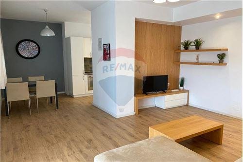 Tirane, jepet me qera apartament 2+1+BLK Kati 4, 82 m² 650 Euro (Ishekspozita Myslym Shyri)