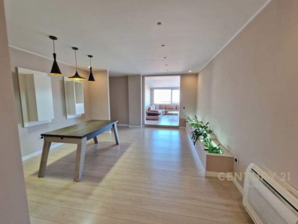 Tirane, jepet me qera apartament 2+1+BLK Kati 12, 165 m² 1.200 Euro (Rruga: Ibrahim Rugova, Ish Blloku)