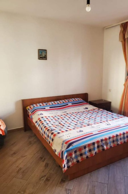Tirane, jepet me qera apartament 2+1 Kati 5, 130 m² 37.000 Leke (Perball Shkolles se Baletit)
