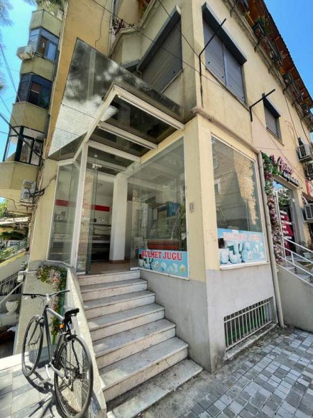 Tirane, shes dyqan Kati 0, 28 m² 85.000 Euro (Naim Frasheri)