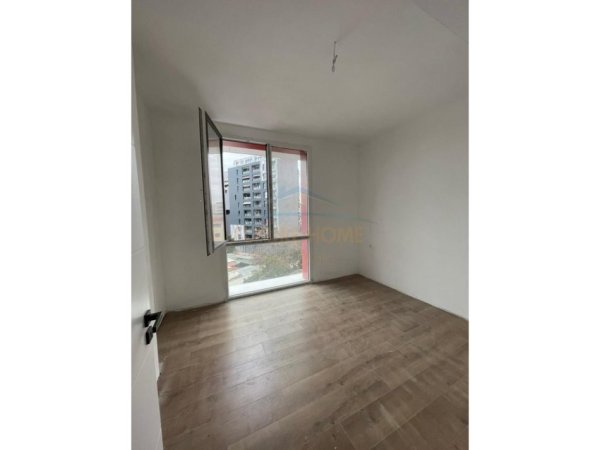 Tirane, shitet apartament 1+1+Ballkon Kati 3, 55 m² 105.000 € (Farmacia 10)