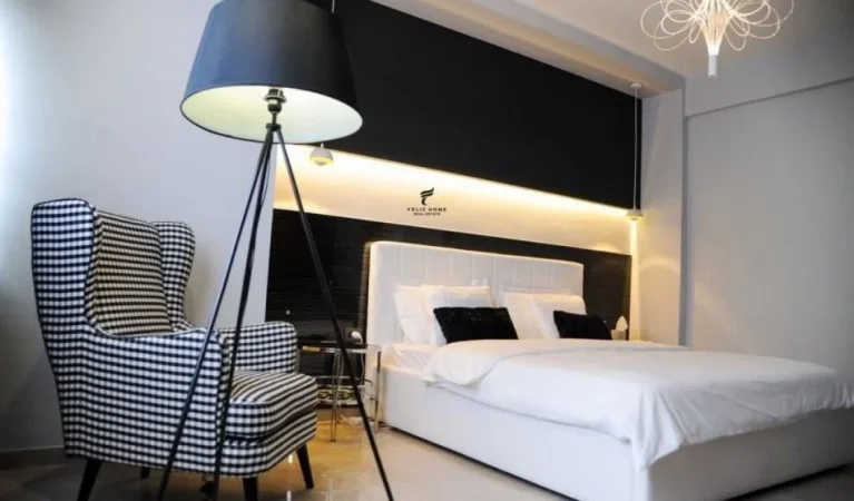 Tirane, jepet me qera apartament 2+1 Kati 4, 96 m² 950 € (BLLOKU)