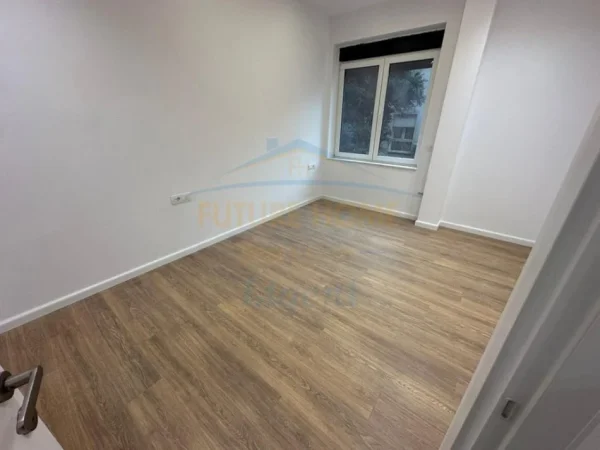 Tirane, shitet apartament 2+1+Ballkon Kati 0, 94 m² 208.000 € (Eduard Mano)