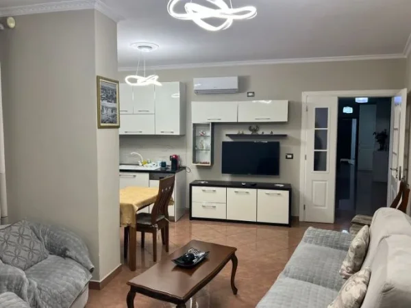 Tirane, jepet me qera apartament 2+1+Aneks+Ballkon Kati 5, 105 m² 1.300 € (rruga e kavajes)