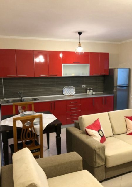Tirane, jepet me qera apartament 1+1 Kati 5, 60 m² (Pazari I Ri)
