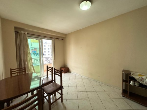Tirane, jepet me qera apartament 1+1 Kati 6, 60 m² 350 € (Rruga 5 Maji)