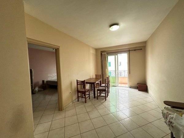 Tirane, jepet me qera apartament 1+1 Kati 6, 60 m² 350 € (Rruga 5 Maji)