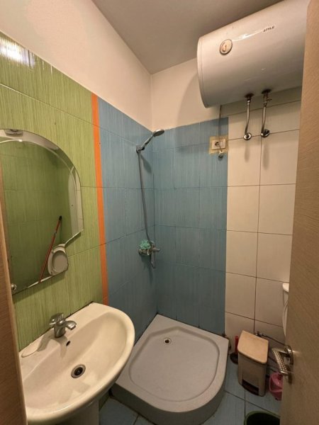 Tirane, jepet me qera apartament 1+1 Kati 6, 60 m² 350 € (Rruga 5 Maji)