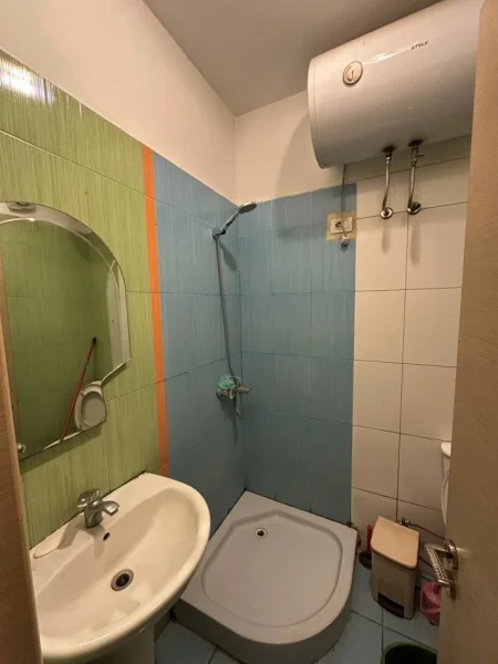 Tirane, jepet me qera apartament 1+1 Kati 6, 60 m² 350 € (Rruga 5 Maji)