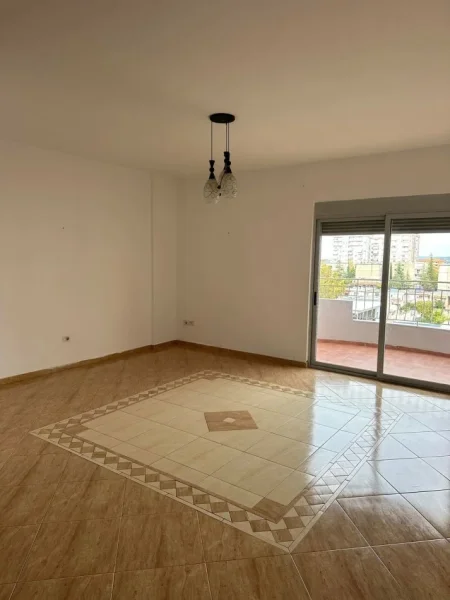 Fier, shes apartament 2+1+Ballkon , 120 m² 110.000 € 