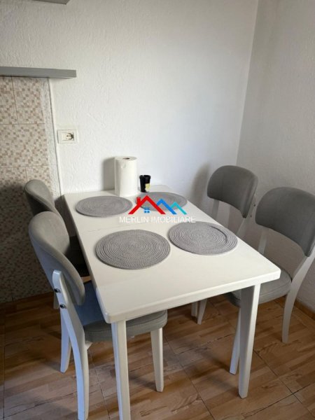 Tirane, jepet me qera Vile 1+1+Ballkon Kati 2, 160 m² 930 € (RRUGA 5 MAJI)