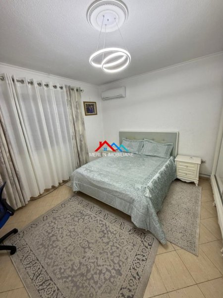 Tirane, jepet me qera Vile 1+1+Ballkon Kati 2, 160 m² 930 € (RRUGA 5 MAJI)