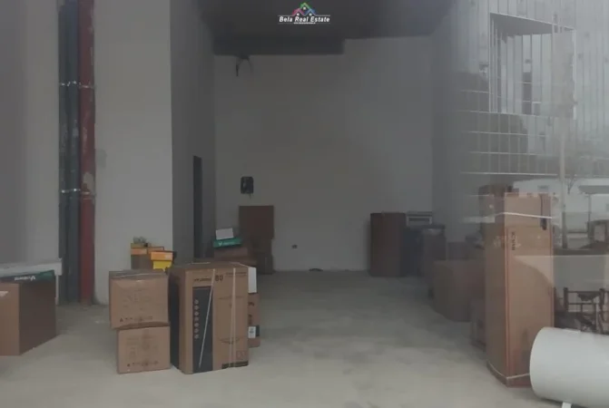 Tirane, jepet me qera zyre Kati 0, 80 m² 2.200 € (Rruga Dritan Hoxha)