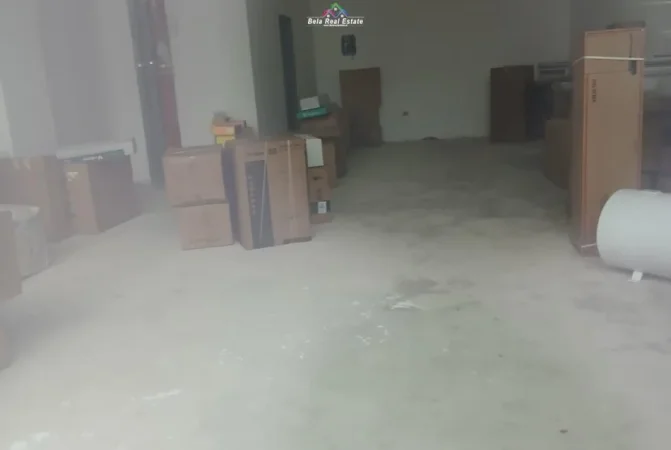 Tirane, jepet me qera zyre Kati 0, 80 m² 2.200 € (Rruga Dritan Hoxha)