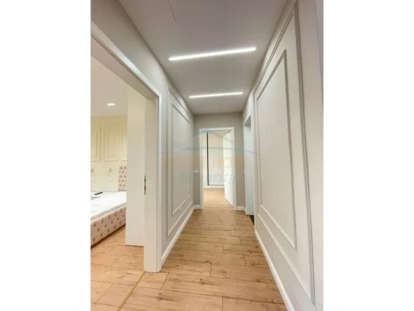 Tirane, jepet me qera apartament 2+1+2+POST PARKIMI Kati 2, 99 m² 1.400 € (LIQENI I THATE RADISONI)