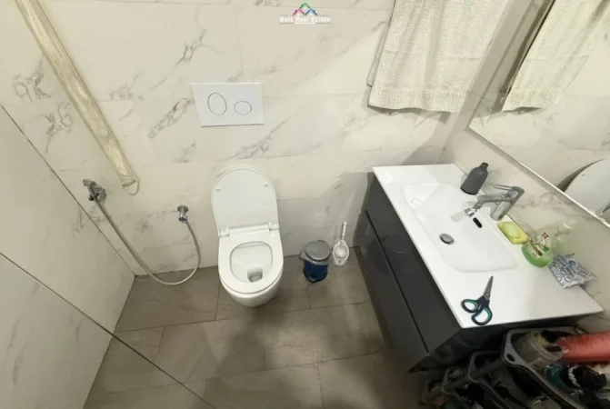 Tirane, jepet me qera Vile 3+1 Kati -1, 85 m² 770 € (bulevardi zogu i pare)