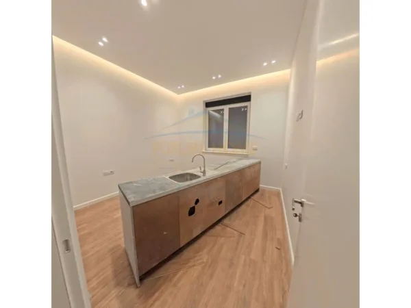 Tirane, shitet apartament Kati 0, 65 m² 142.200 € (Liqeni i Thate)