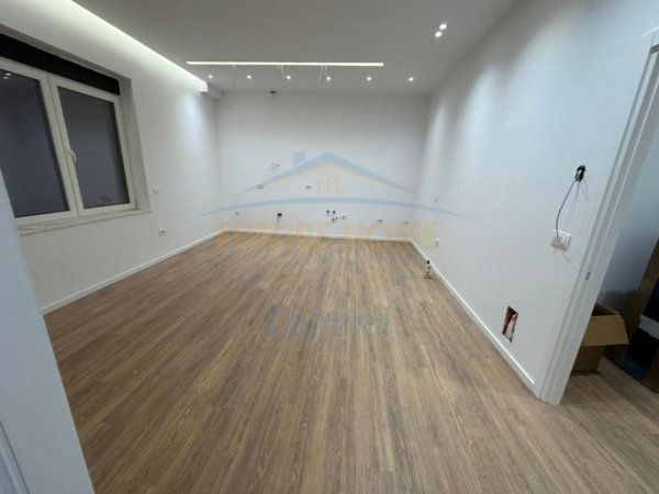 Tirane, shitet apartament 2+1 Kati 2, 102 m² 225.000 € (Liqeni i Thate)