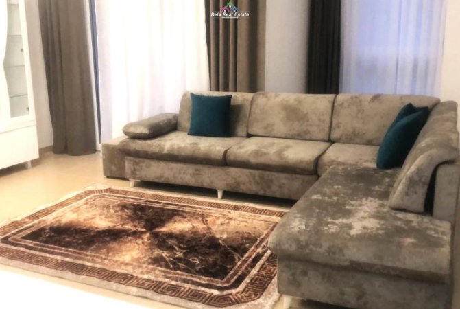 Tirane, jepet me qera apartament 2+1 Kati 2, 650 m² 650 € (Rruga Jordan Misja)