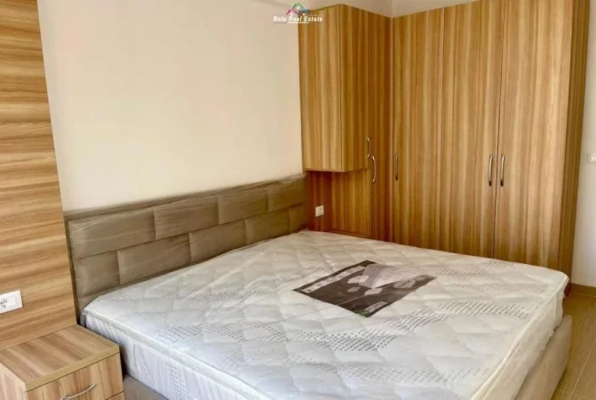 Tirane, jepet me qera apartament 2+1 Kati 2, 650 m² 650 € (Rruga Jordan Misja)
