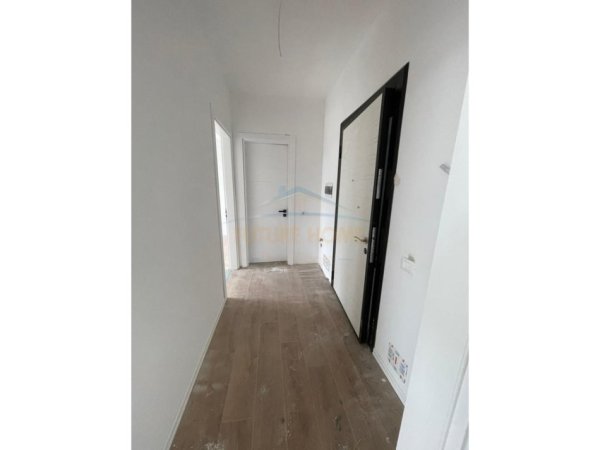 Tirane, shitet apartament 1+1+Aneks Kati 3, 55 m² 105000€ (FARMACIA 10)