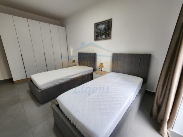 Tirane, jepet me qera apartament 2+1+Aneks+Ballkon Kati 0, 178 m² 1.200 € (LIQENI I THAT)