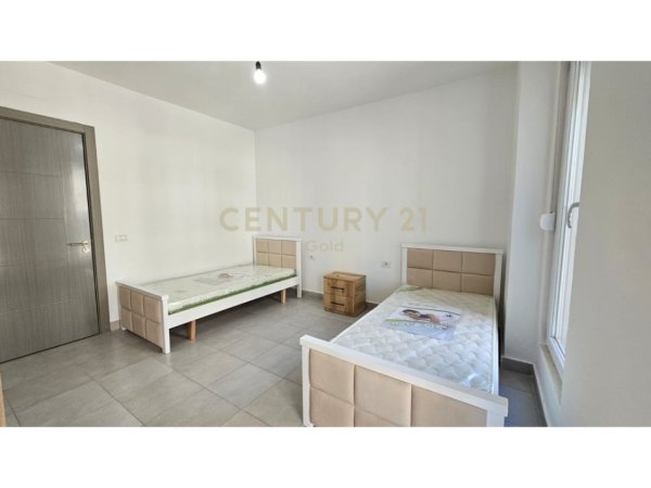 Tirane, jepet me qera apartament 2+1+Ballkon Kati 3, 117 m² 500 € (5 maji)
