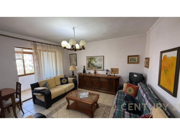 Tirane, jepet me qera apartament 1+1+Ballkon Kati 5, 65 m² 400 € (vasil shanto)