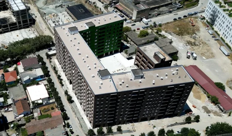 Tirane, shitet apartament 3+1 , 121 m² 181.000 € 