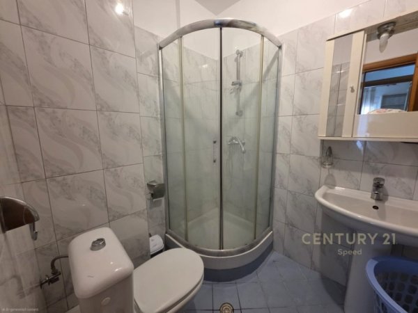 Tirane, jepet me qera apartament 2+1+Ballkon Kati 4, 82 m² 750 € (21 dhjetori frosina plaku)