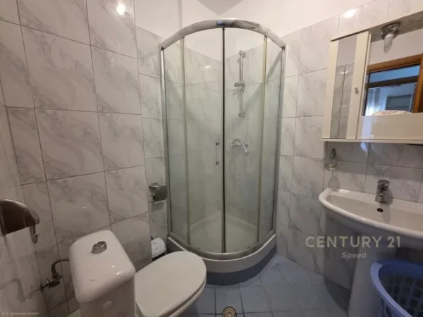 Tirane, jepet me qera apartament 2+1+Ballkon Kati 4, 82 m² 750 € (21 dhjetori frosina plaku)