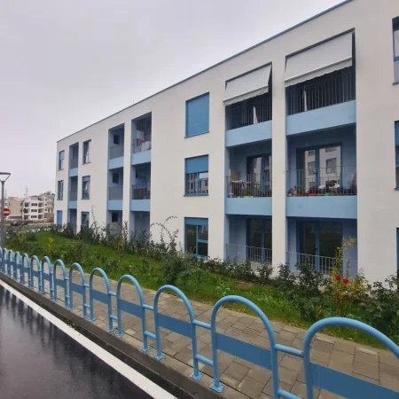 Tirane, jap me qera apartament 2+1+Ballkon Kati 2, 80 m² 370 € (Rruga Dalip Topi)