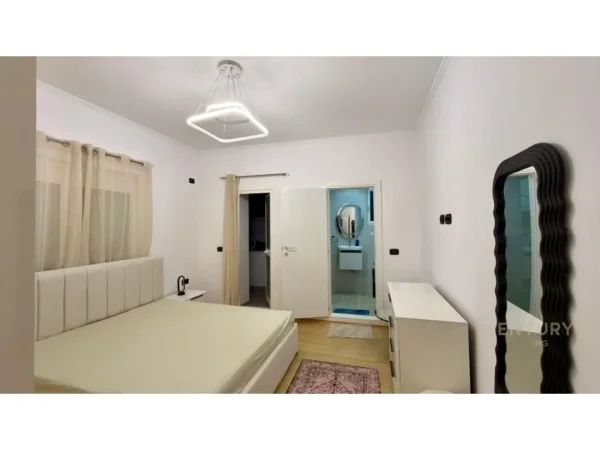 Tirane, jepet me qera apartament 1+1 Kati 3, 45 m² 500 € (rruga e dibres)