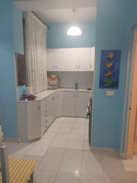 Tirane, jepet me qera apartament 2+1+Aneks+Ballkon Kati 5, 110 m² 550 € (Rruga Gjeneral Rrahman Parllaku)