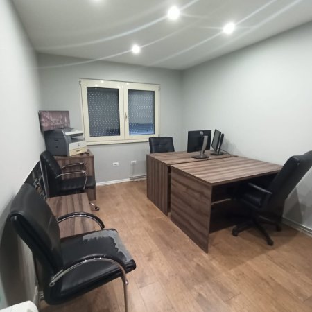 Tirane, jap me qera apartament 2+1 Kati 4, 114 m² 850 € (Rruga E Kavajës)