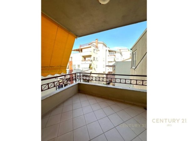 Tirane, jepet me qera apartament 1+1+Ballkon Kati 3, 65 m² 520 € (rrapo hekalli)