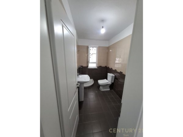 Tirane, shitet apartament 1+1 Kati 5, 63 m² 129.000 € (Ish Parku SUN130859)