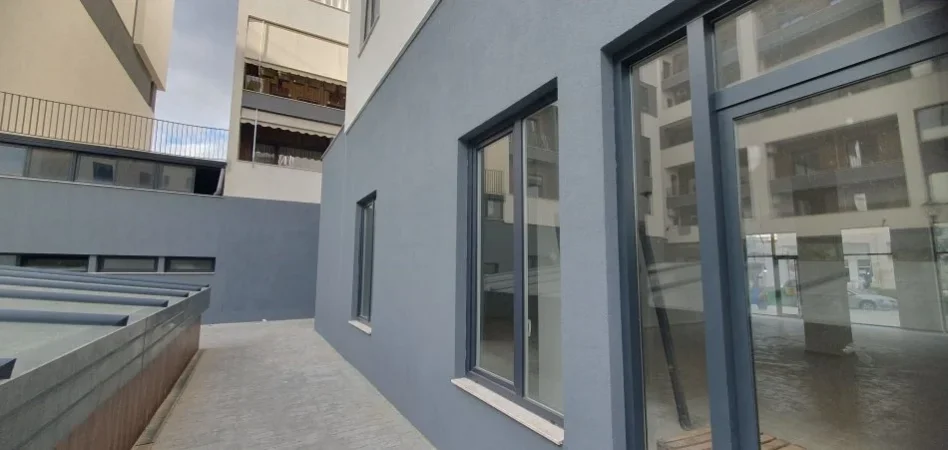 Tirane, jap me qera ambjent biznesi Kati 0, 212 m² 2.999 € (Ali Shefqeti)