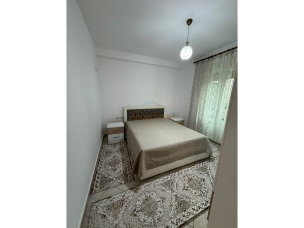 Tirane, jepet me qera apartament 2+1+Ballkon Kati 1, 80 m² 600 € (5 Maji)